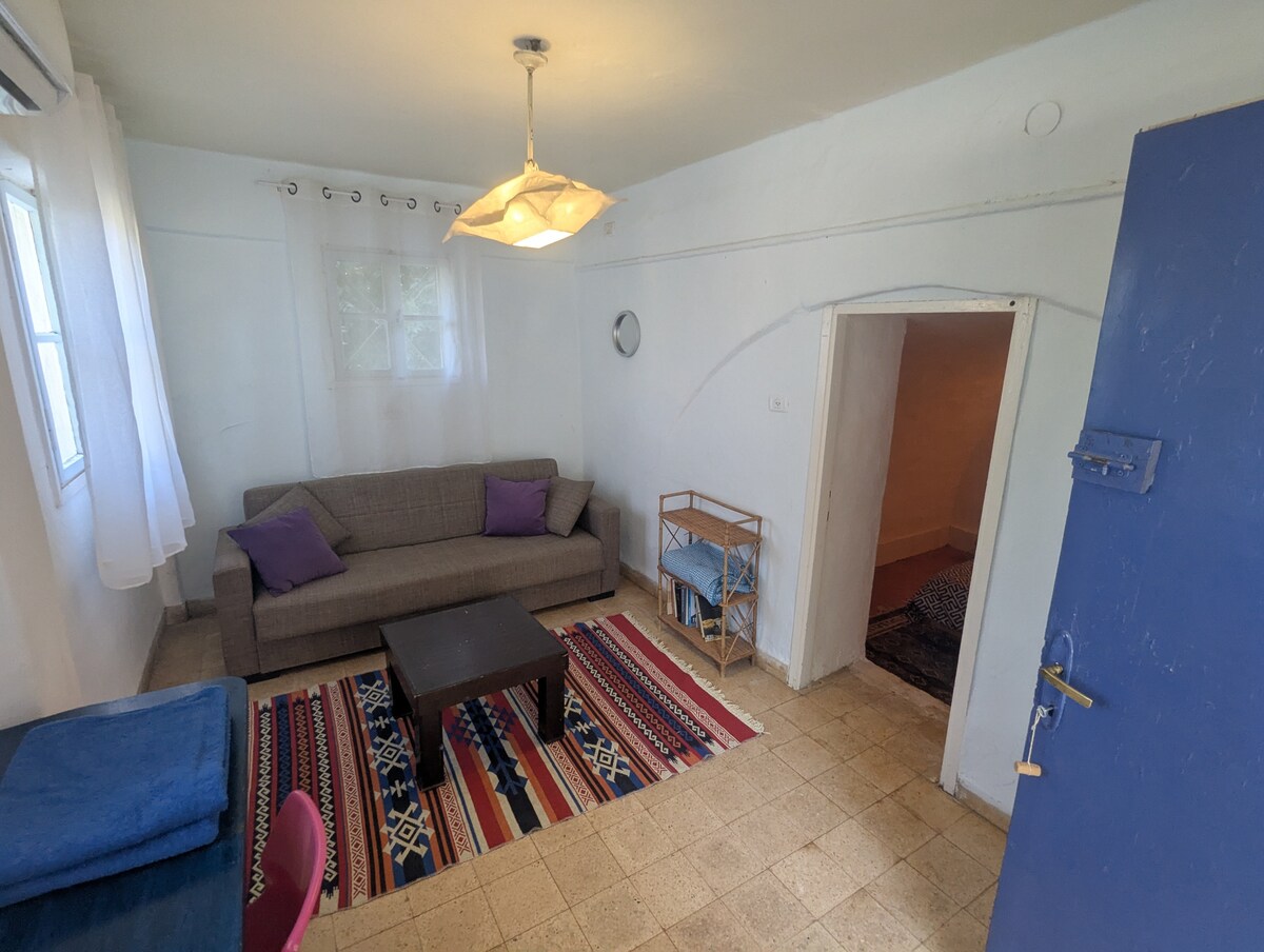 Full Courtyard entrance at A-Hatser zimmer